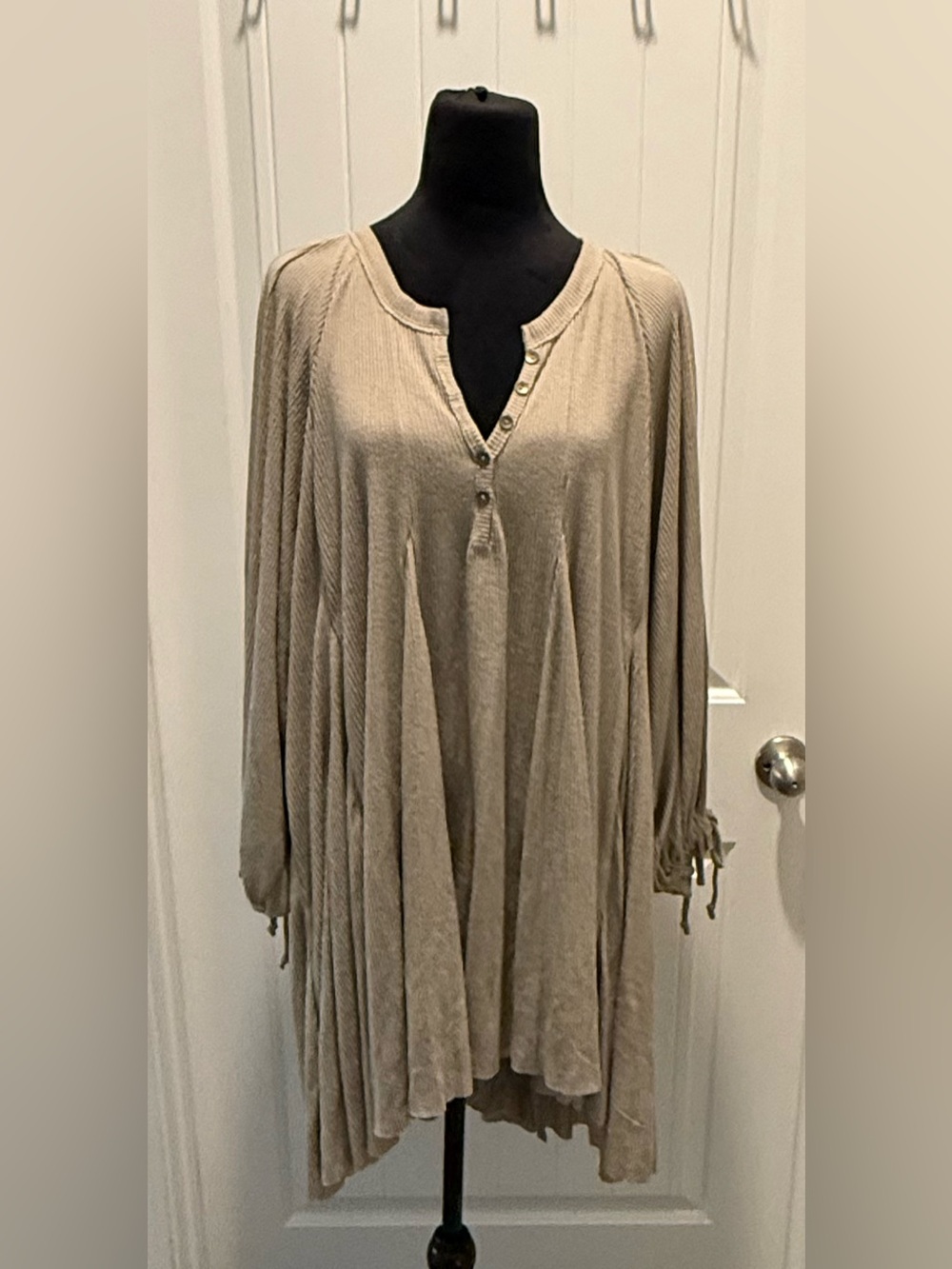 NWT We The Free Free People XL Beige Ribbed Tunic Top